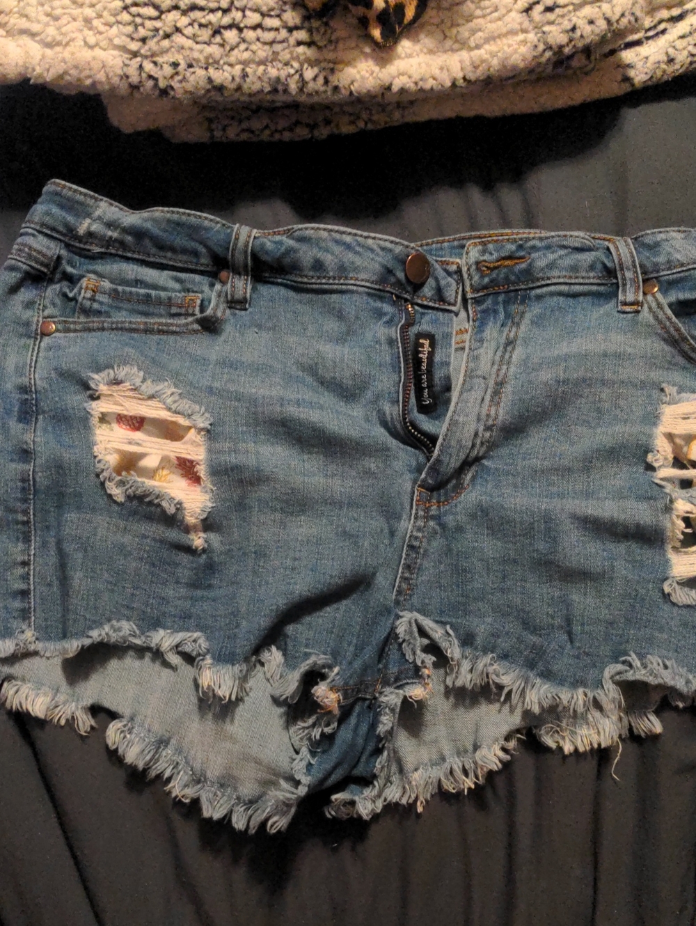 Denim Distressed Frayed Hem Women's Shorts - Light Blue